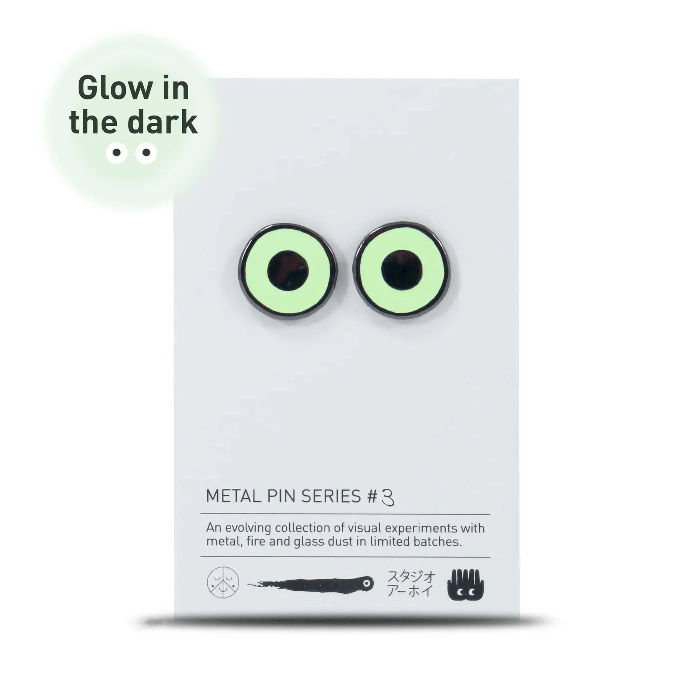 ピンバッジ　Glowing Ghost Eyes